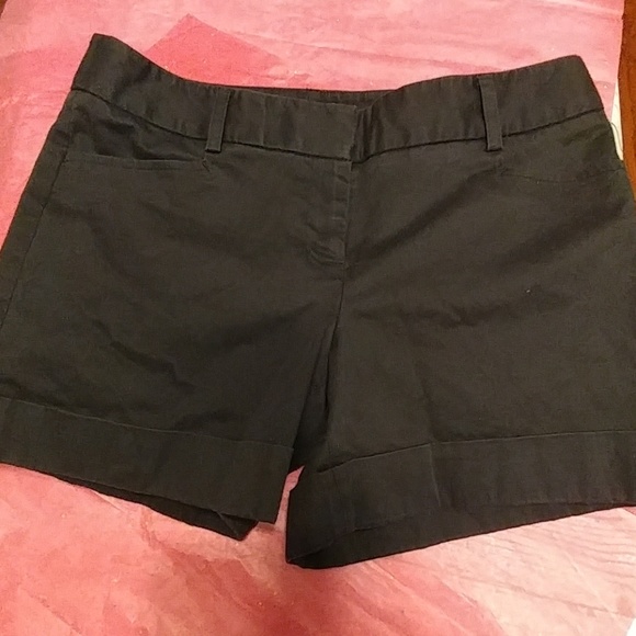 EXPRESS SHORTS - Picture 2 of 5